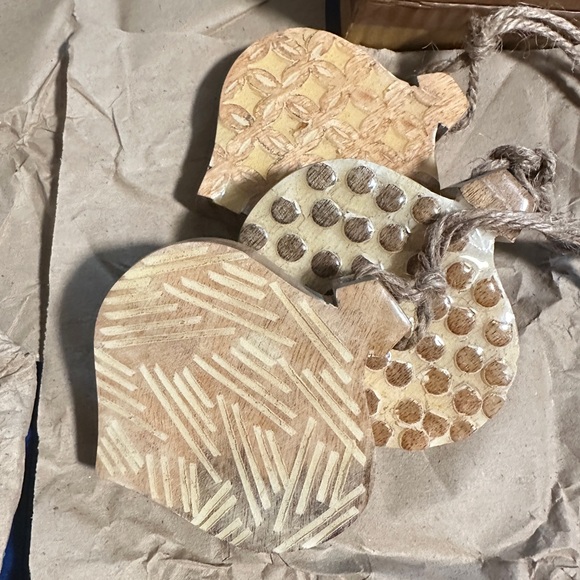 New Set of 3 mango wood ornaments, Sam + Ollie modern farmhouse, Christmas, gift - Picture 4 of 14